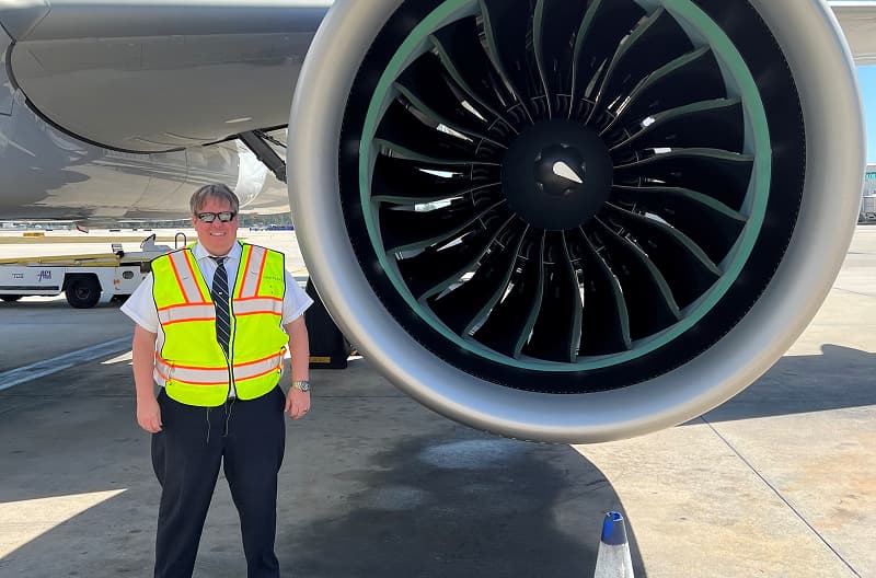 Houston A320 First Officer Joshua G.’s love for aircraft lasts